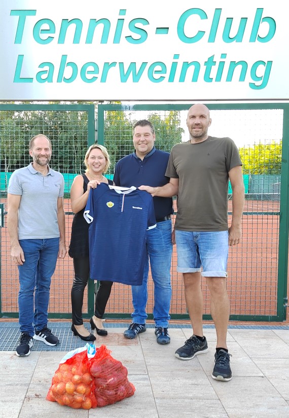 Gruppenfoto Trikot-Spende