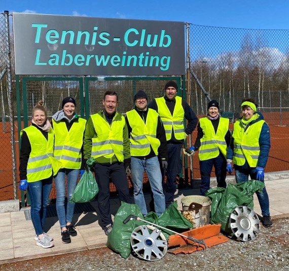 Gruppenfoto Sauber macht lustig